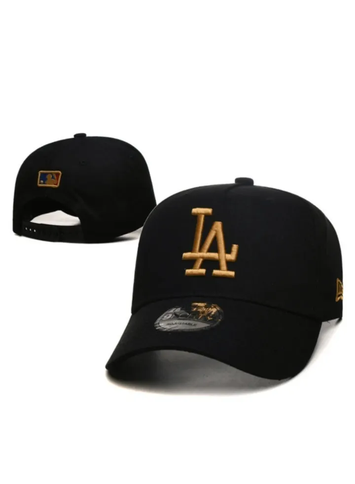 NEW YORK Classic Black Baseball Hat: Timeless and Sturdy Headpiece