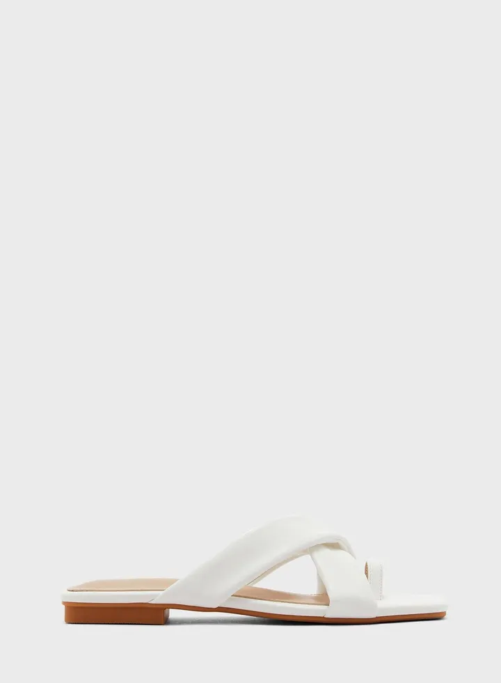 Cross Over Toe Loop Flat Sandal