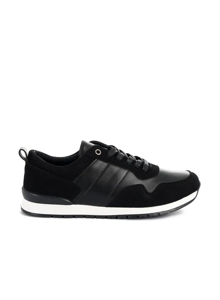 Low Top Sneaker
