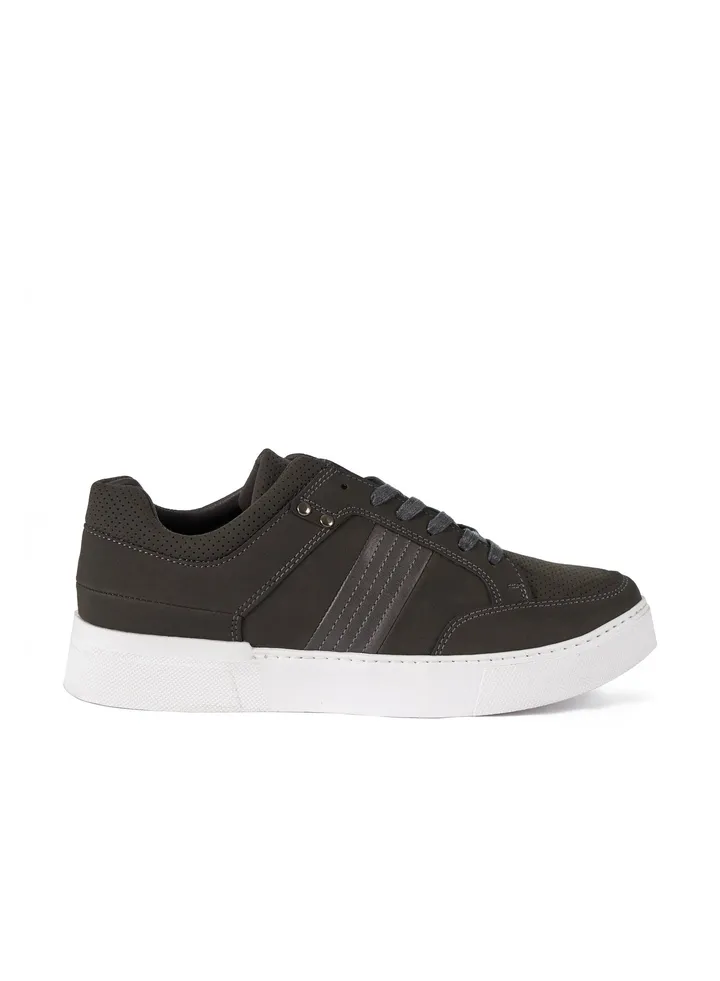 Low Top Sneaker