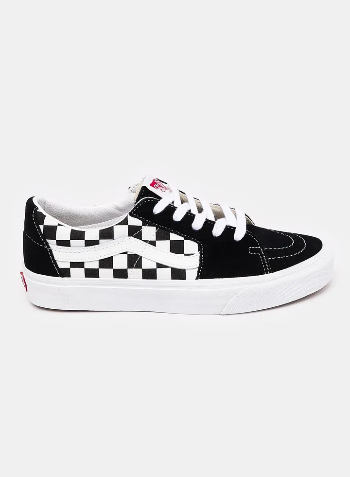 UA SK8-Low Canvas Laced up Sneakers