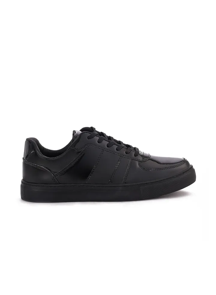 Low Top Sneaker