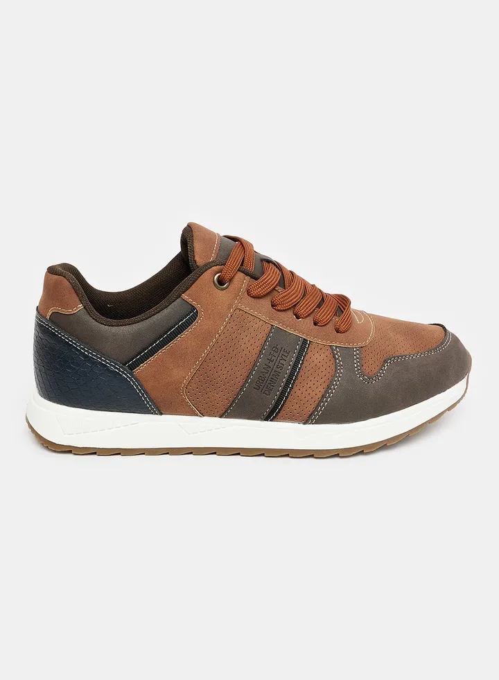 Low Top Sneaker