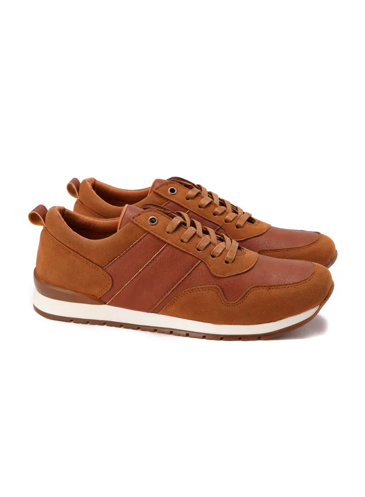 Low Top Sneaker