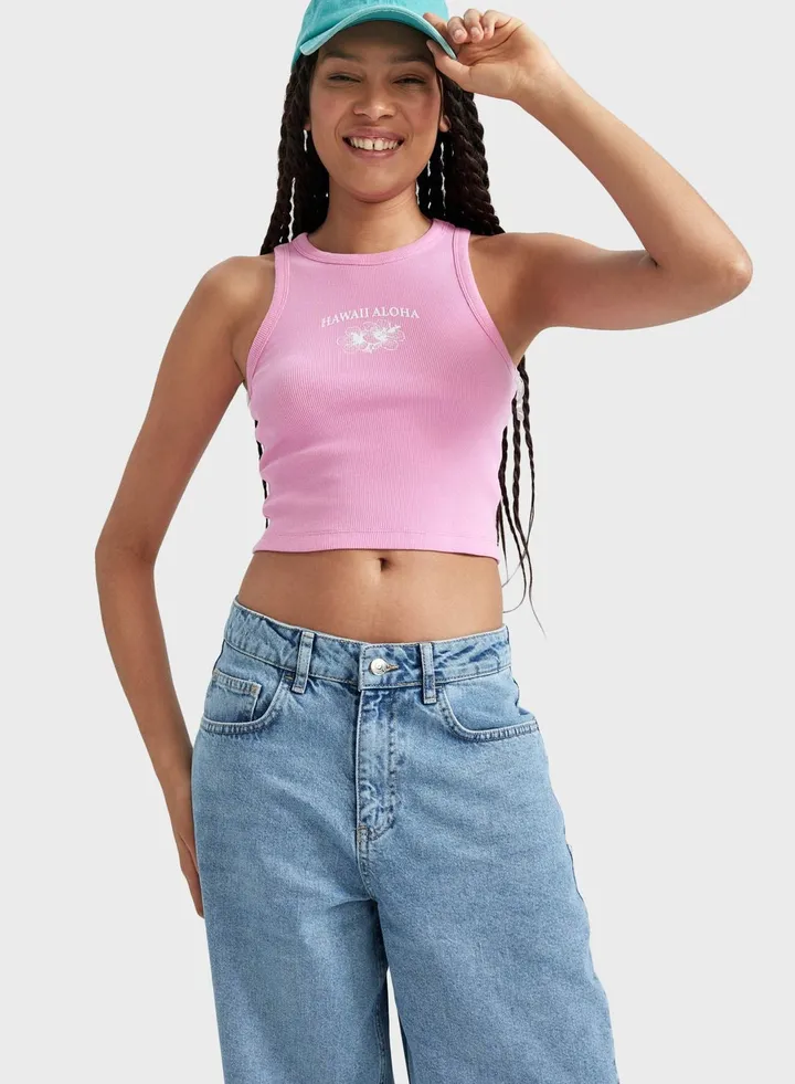 Woman Fitted Knitted Tank Top