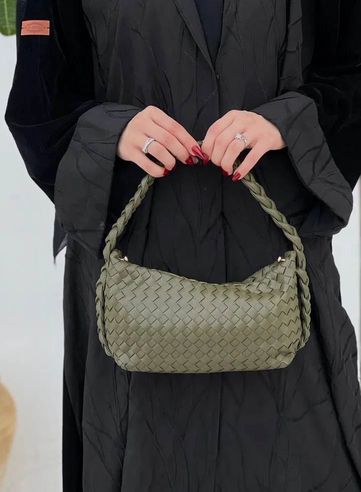 Twisted handbag