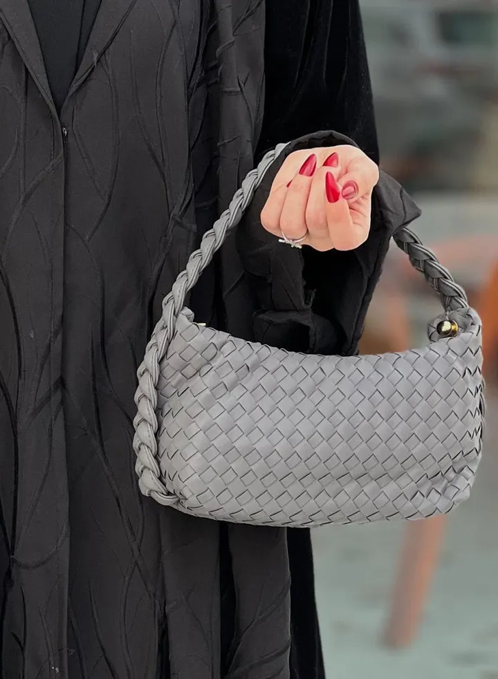 Twisted handbag