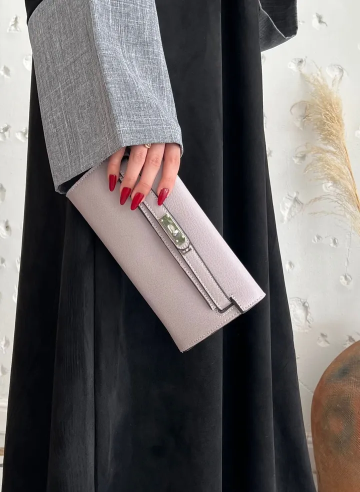 Handbag and shoulder