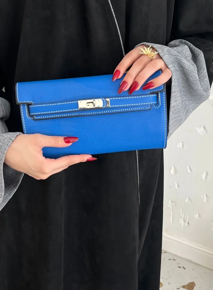 Handbag and shoulder
