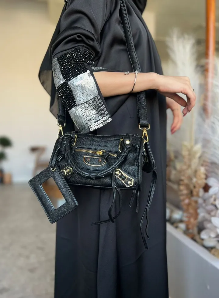 Hand and shoulder bag