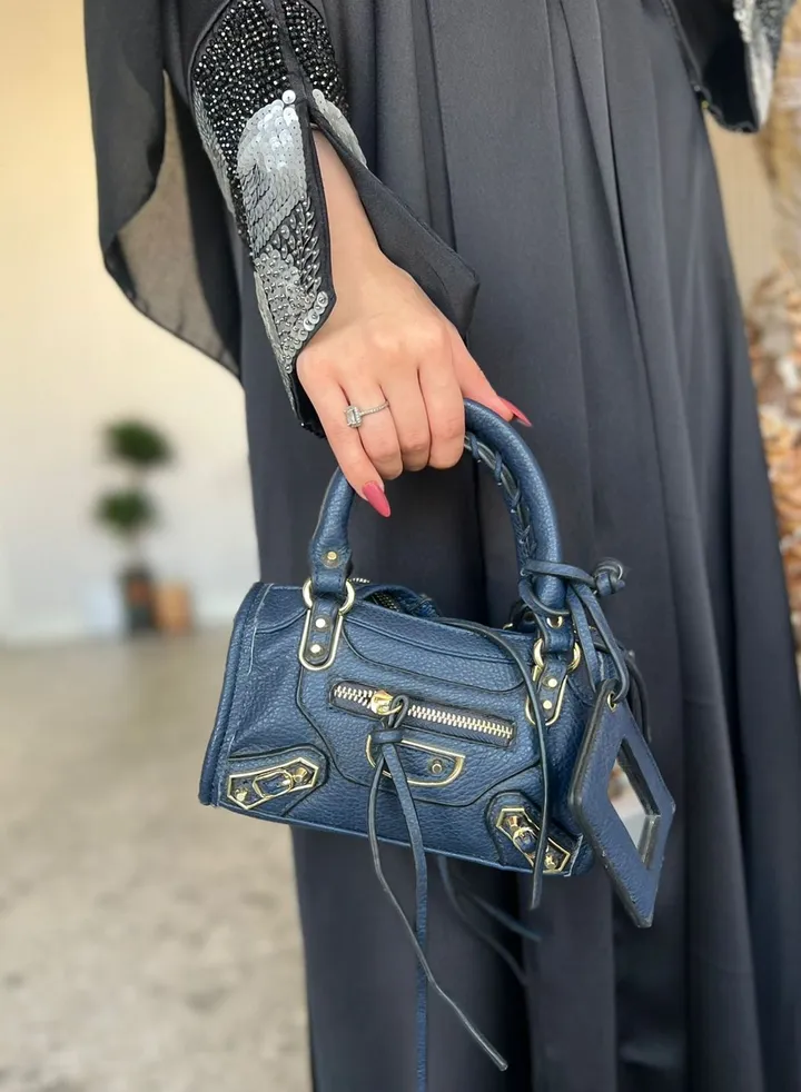 Hand and shoulder bag