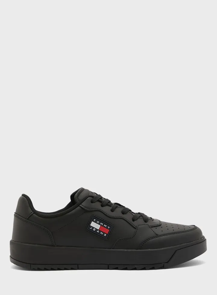 Em0Em00900 Basket Black Sneakers