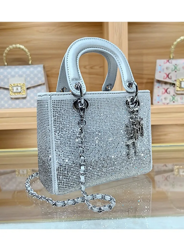 Minimalist And Fashionable Dinner Bag