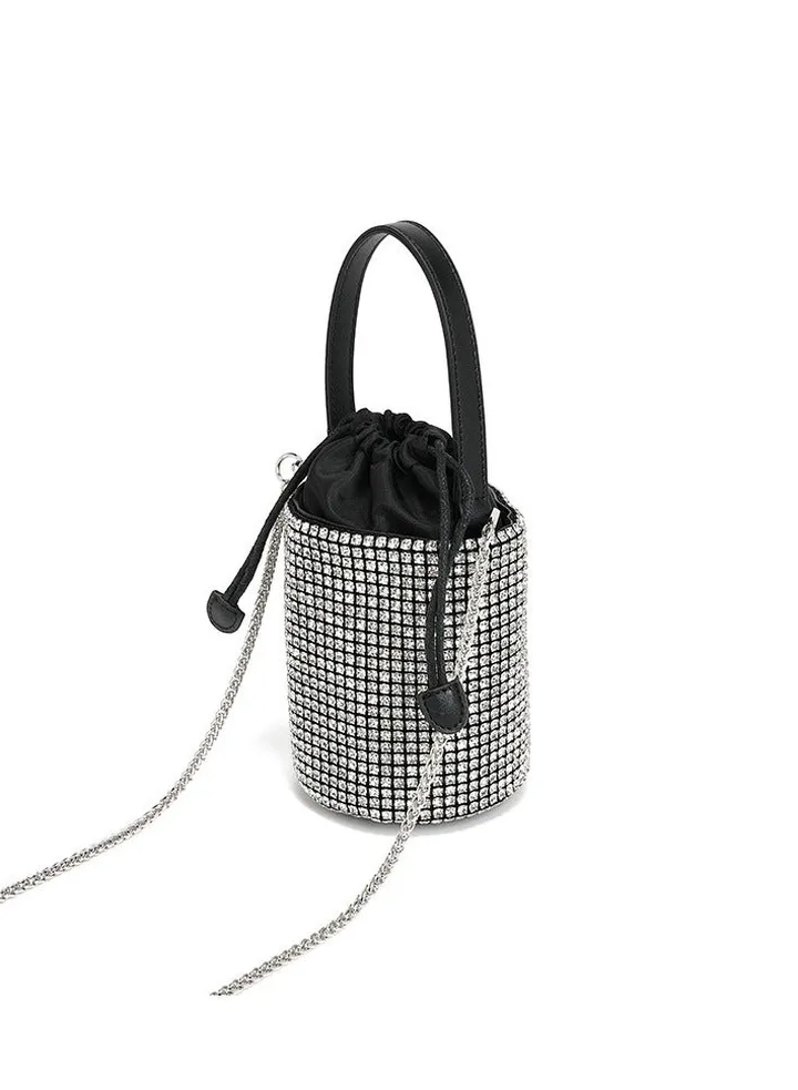 Minimalist And Fashionable Dinner Bag