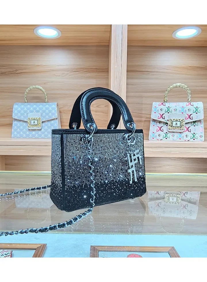 Minimalist And Fashionable Dinner Bag