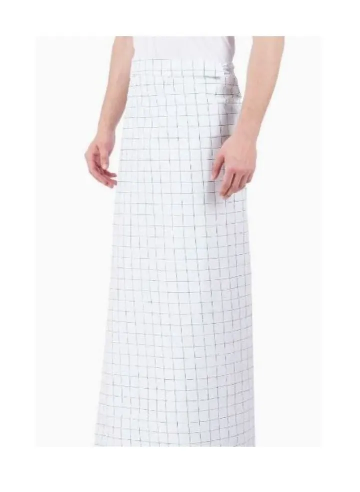 Cotton men's white and maroon Lining Shade Lungi