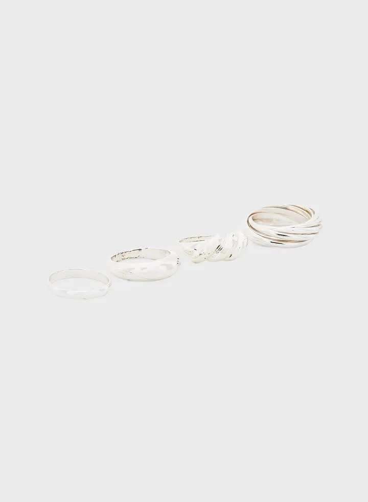 Angela Rings