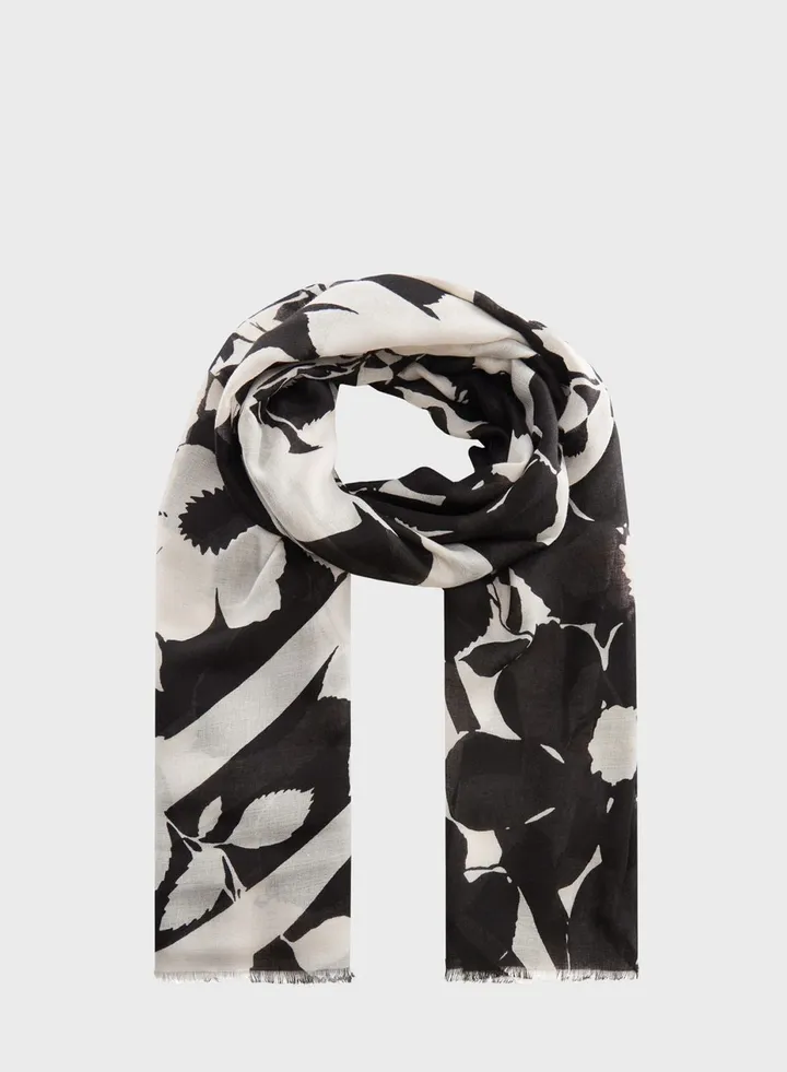 Sae Scarf