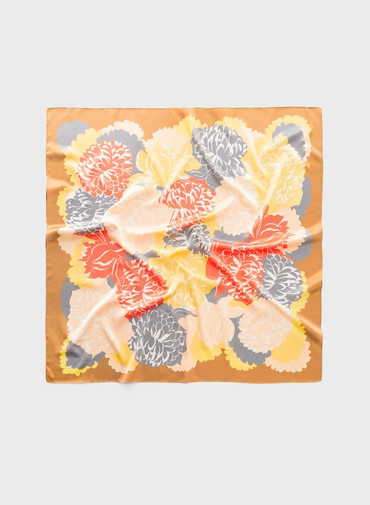 Pompon Scarf