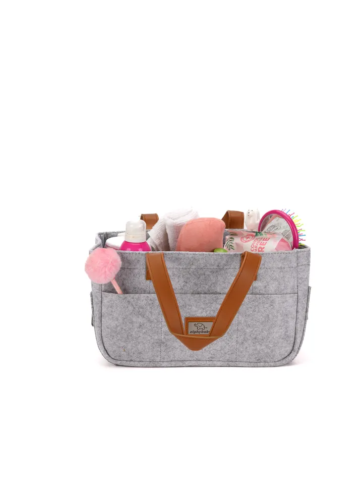 Portable baby diaper carrying bag for diaper organizing