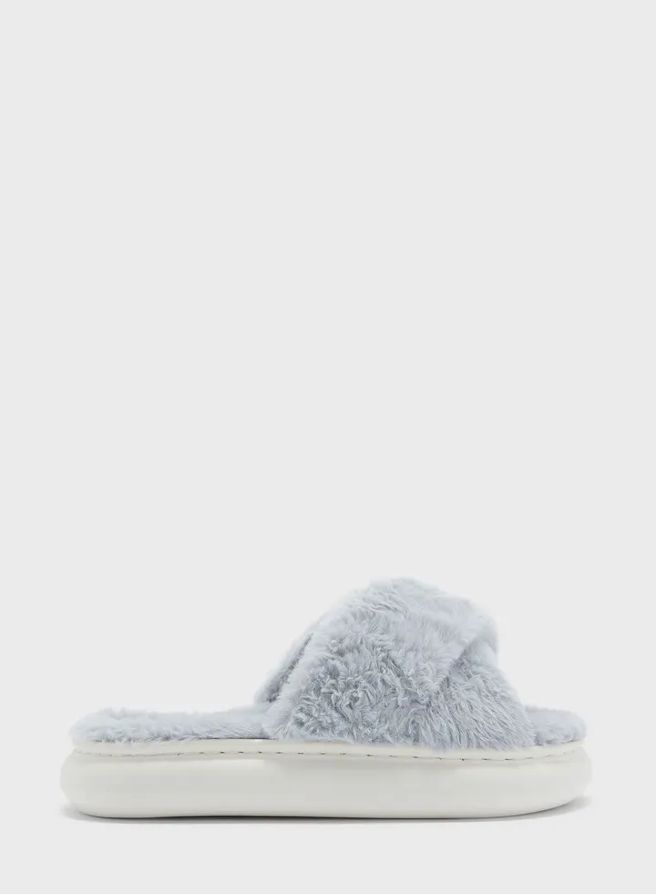 Criss Cross Fluffy Bedroom Slipper
