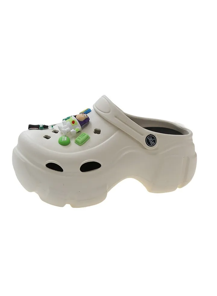 Wear Non Slip Lightweight Perforated Shoes For External Wear