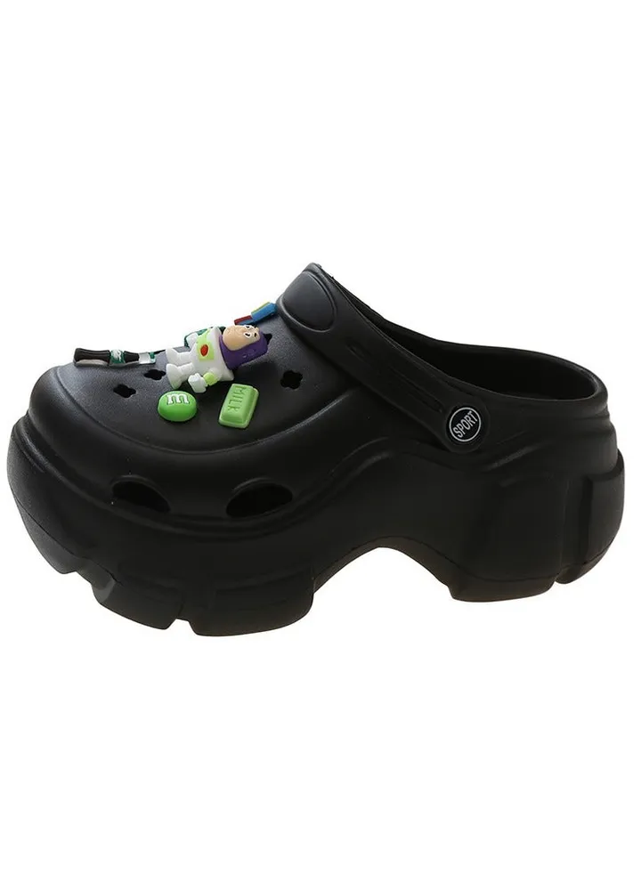 Wear Non Slip Lightweight Perforated Shoes For External Wear