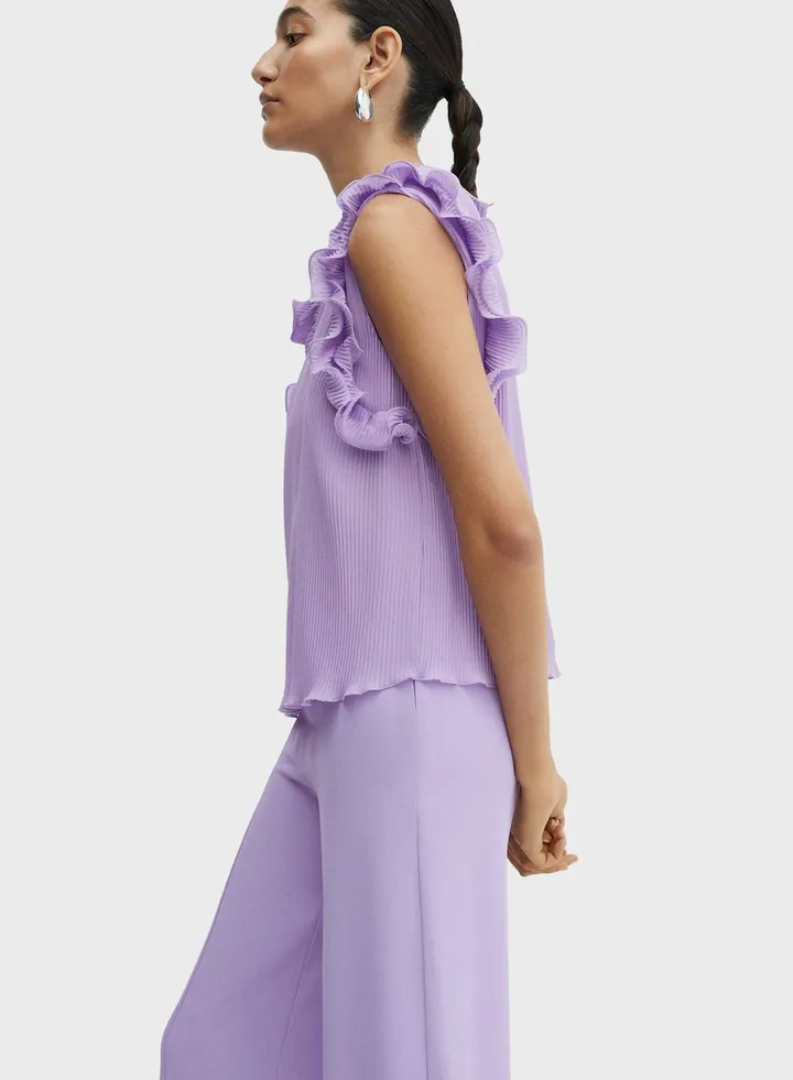 Frilled Detailed Knitted Top