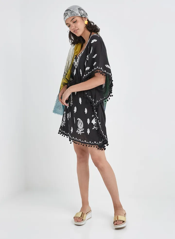 Batwing Sleeves Poncho Black