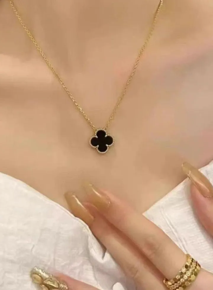 Women's 18k Gold Petal Bracelet, Reversible Lucky Flower Clover Van Cleef Collection