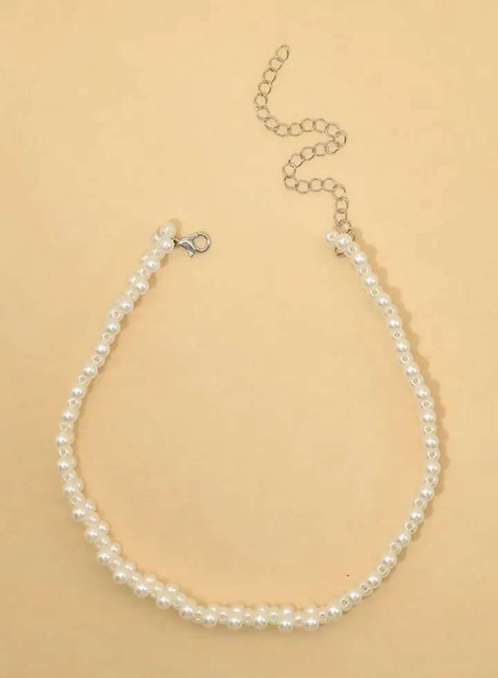 Fitted Faux Pearl Necklace