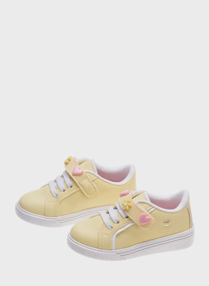 Kids Heart Print Velcro Sneakers