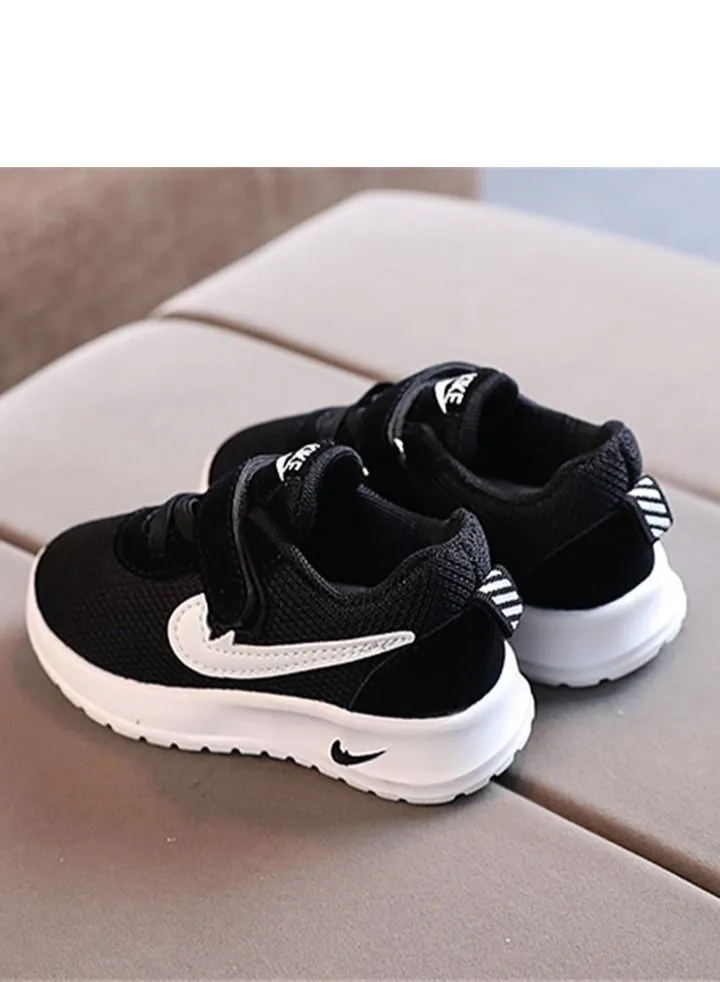 The Big Boy In The Sneakers Black