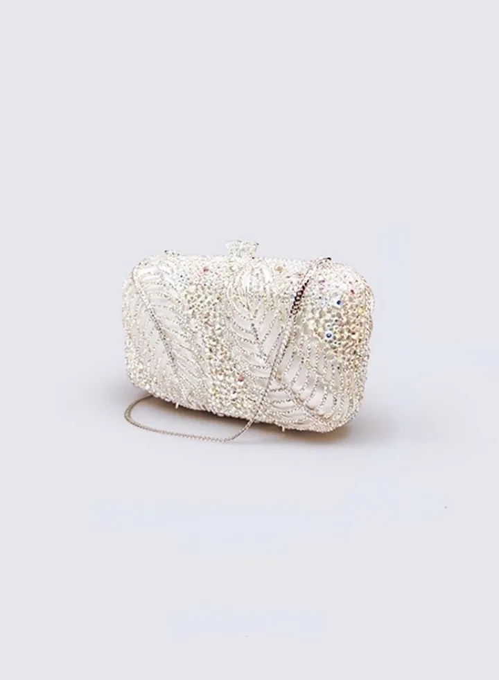 Luxury Elegant White Satin Carved Hollow Flower Inlaid Crystal Banquet Bag Party Bag Clutch Small Bag