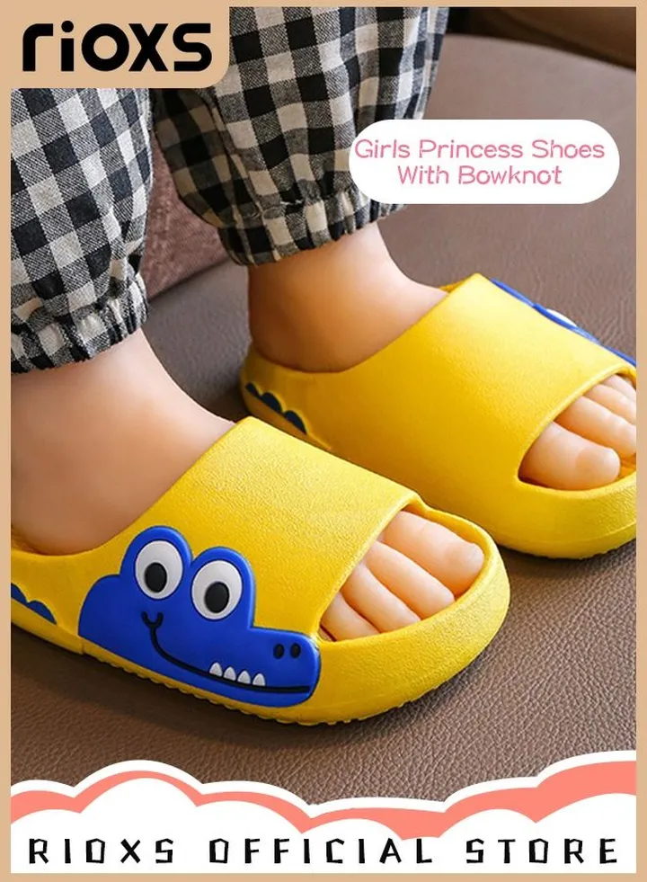 Toddler Baby Cartoon Dinosaur Shower Slippers Boys Girls Non-Slip Soft Sole Open Toe Sandals Slippers For Bathroom Or Indoor Use