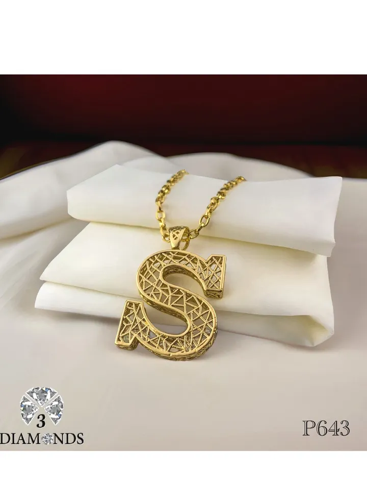 Elegant Women's High-Quality S-Shaped Pendant Necklace, Gold Plated – Stylish, Durable, Perfect for Gifts and Special Occasions