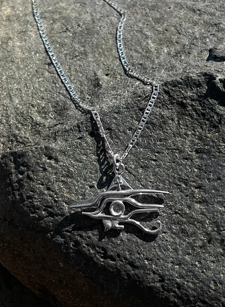 New era Horus eyes necklace.