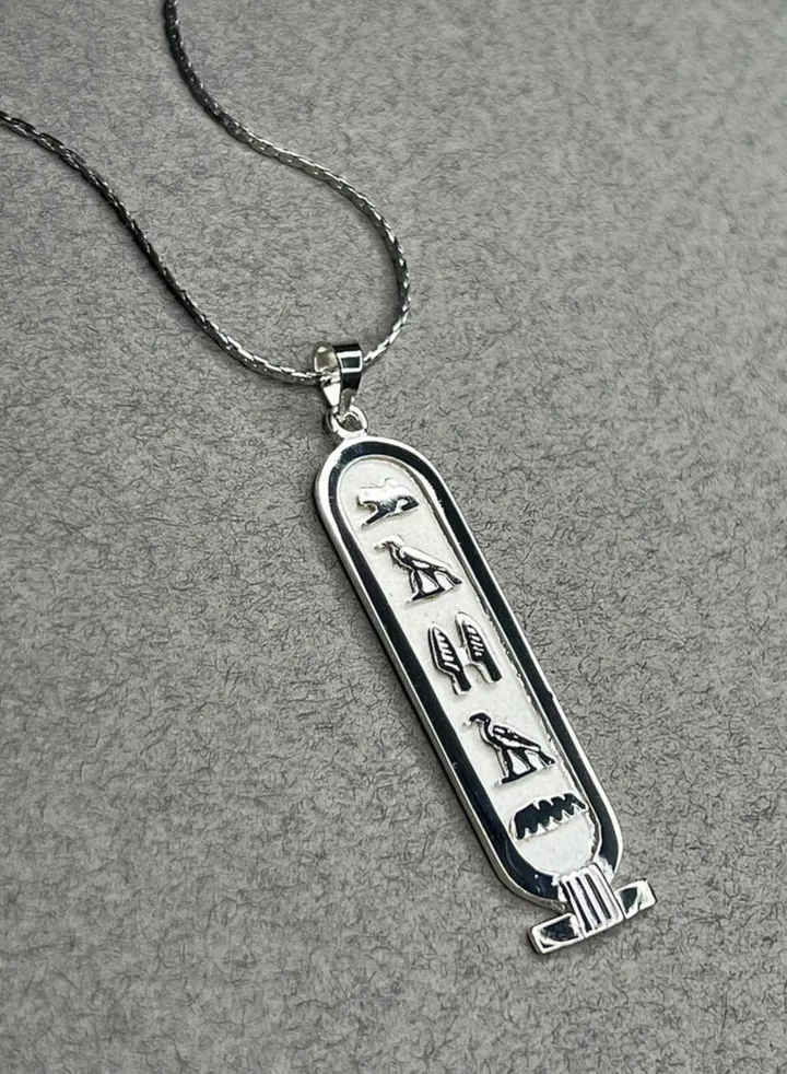 Customize your name/ Cartouche royal necklace.