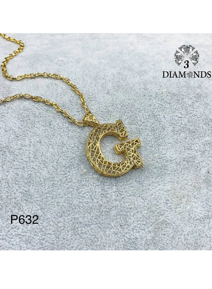 Elegant Women's High-Quality G-Shaped Pendant Necklace, Gold Plated – Stylish, Durable, Perfect for Gifts and Special Occasions