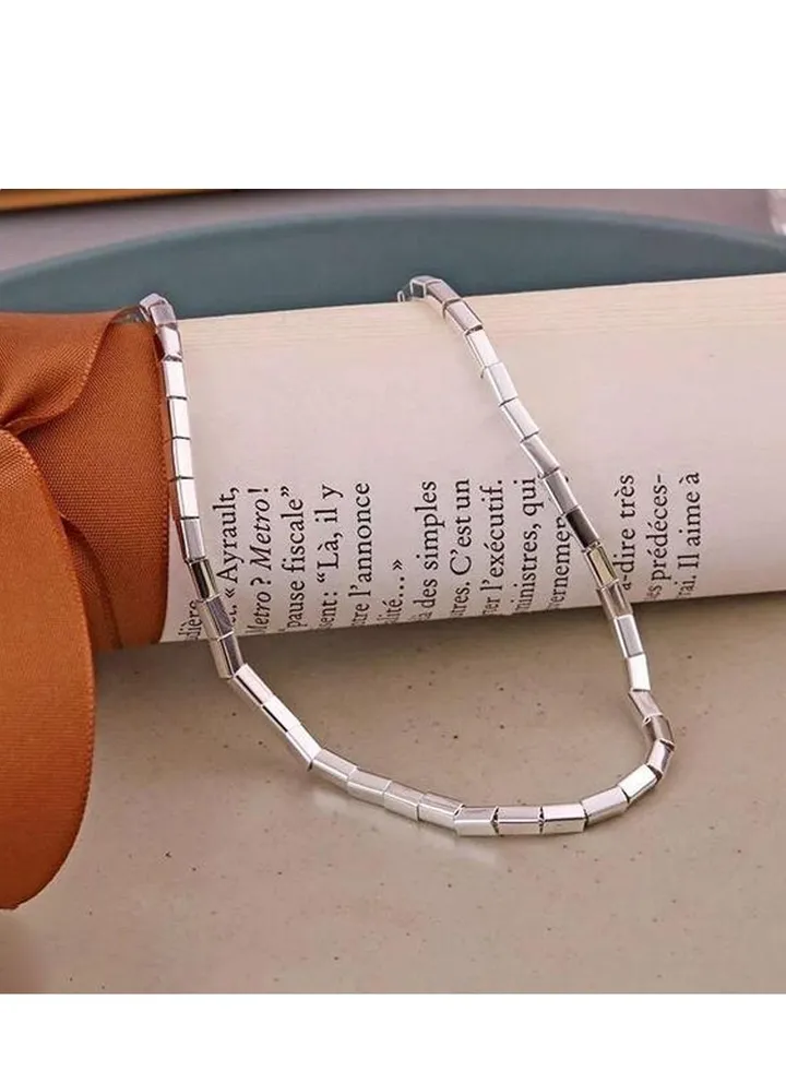 Women's original Australian silver necklace with an innovative design