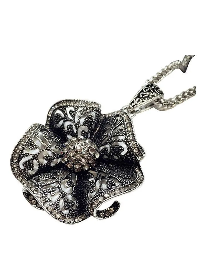 Hollow Flower Pendant Necklace