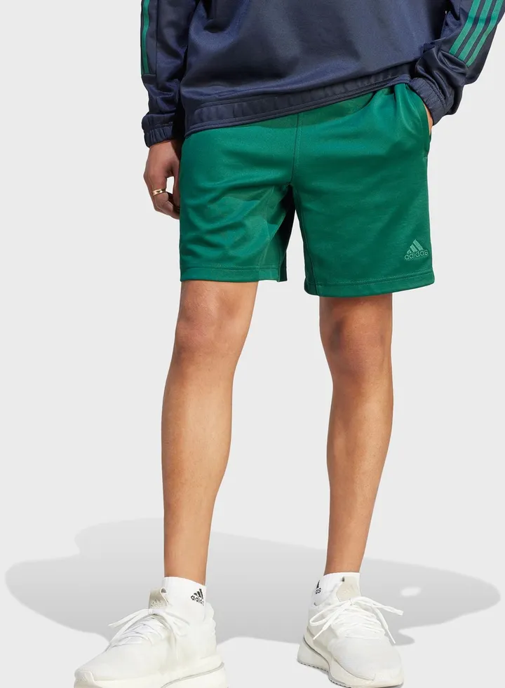 Tiro Shorts