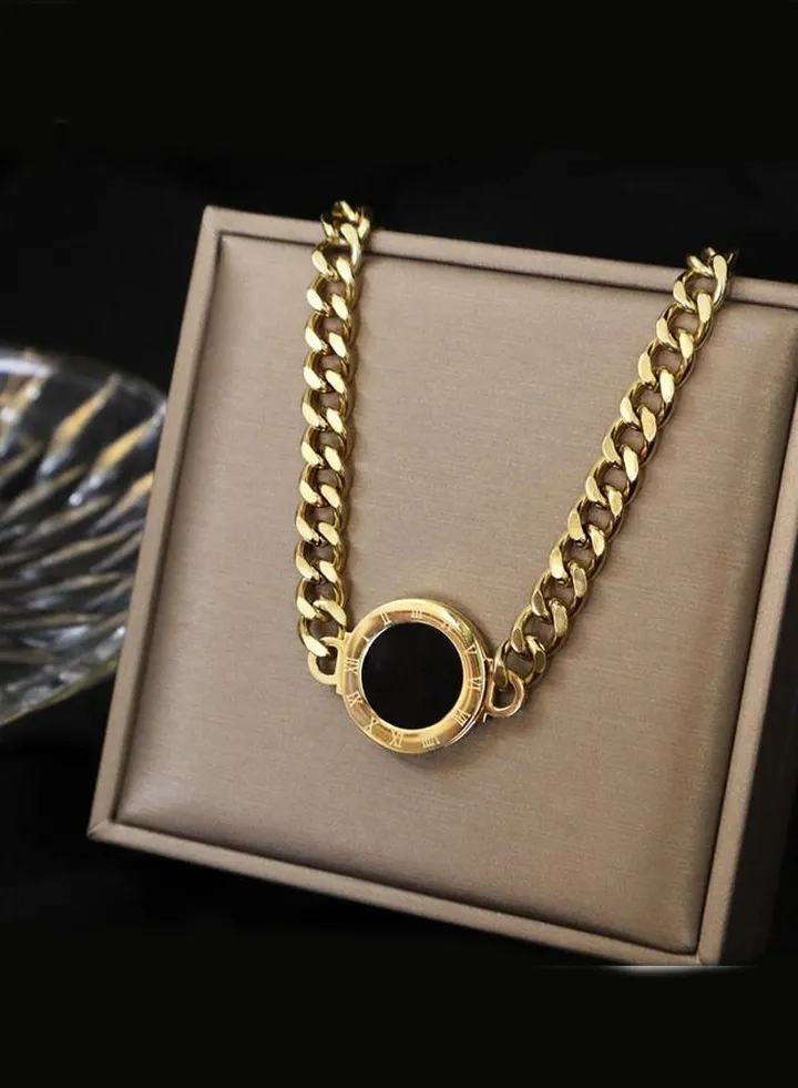 Stainless steel necklace with a distinctive engraving design