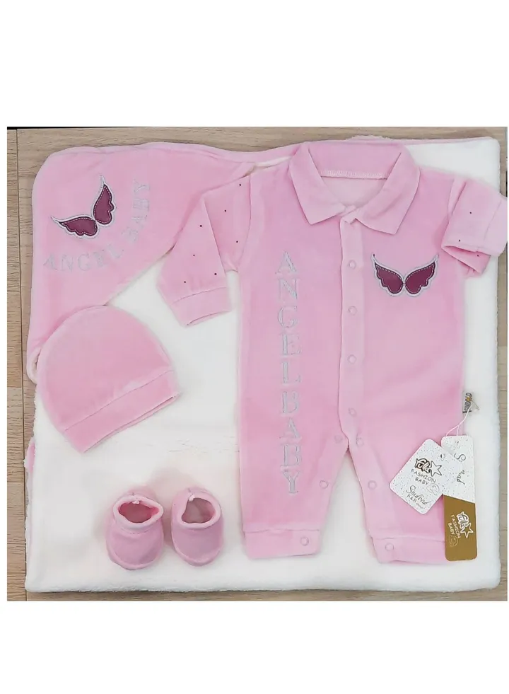 A set of four winter plush baby pieces with a fur-lined coverlet (pink)
