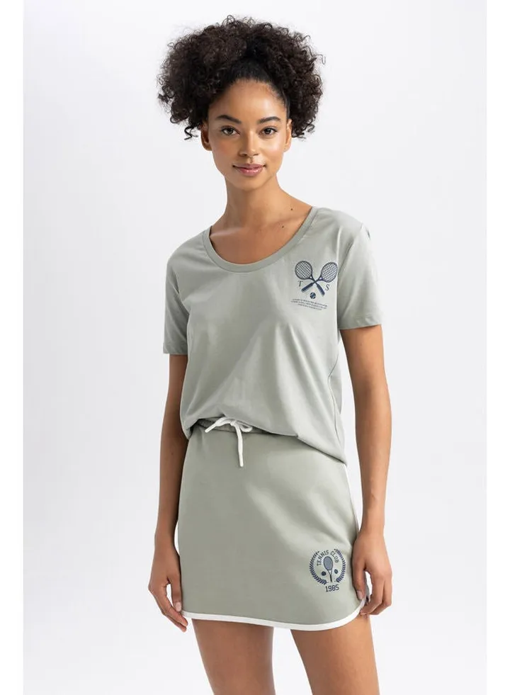 Woman Fitted V Neck Knitted Short Sleeve T-Shirt