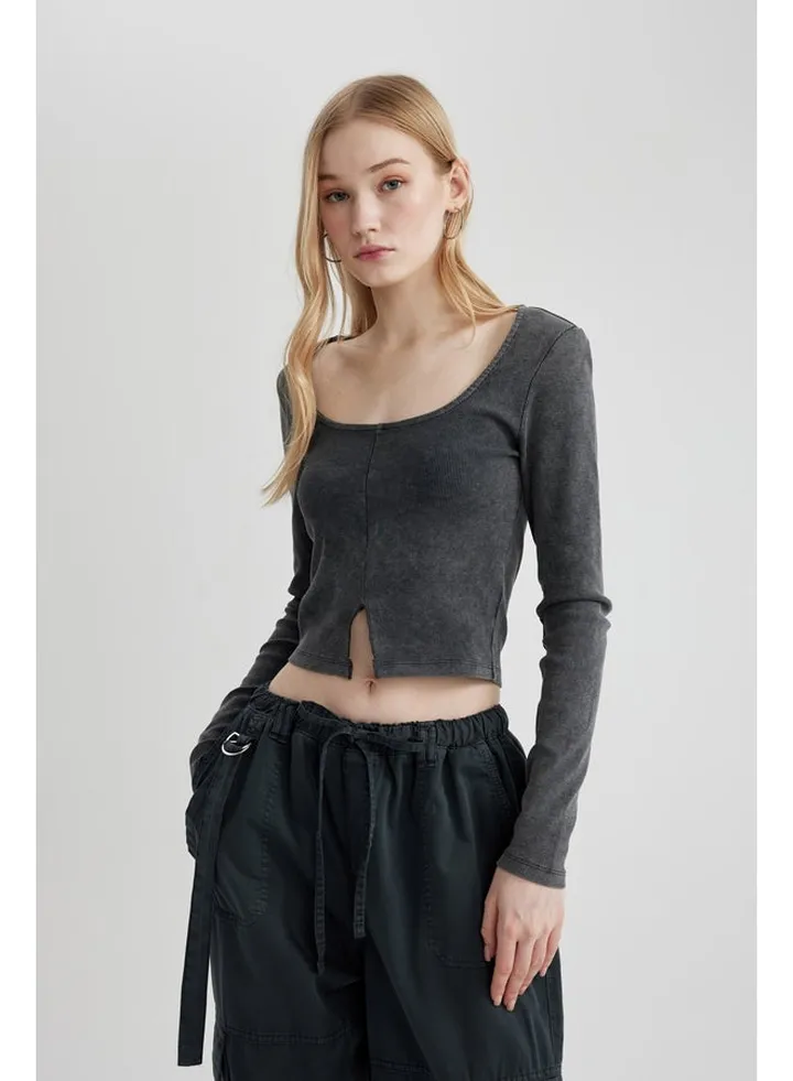 Woman Fitted Knitted Long Sleeve T-Shirt