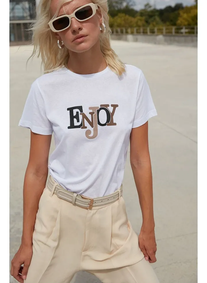 T-Shirt - White - Standard