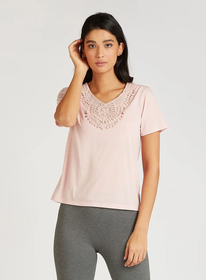 Sustainable Embroidered V-neck T-shirt with Short Sleeves