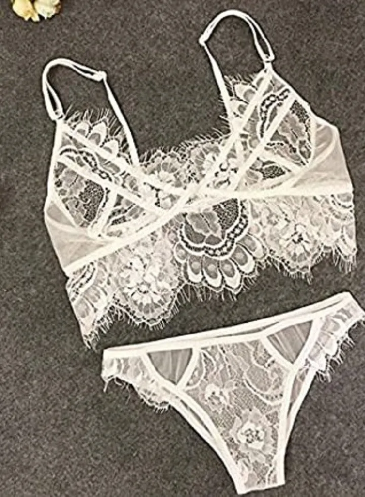 Women's 2 Piece Floral Lace Lingerie Set.