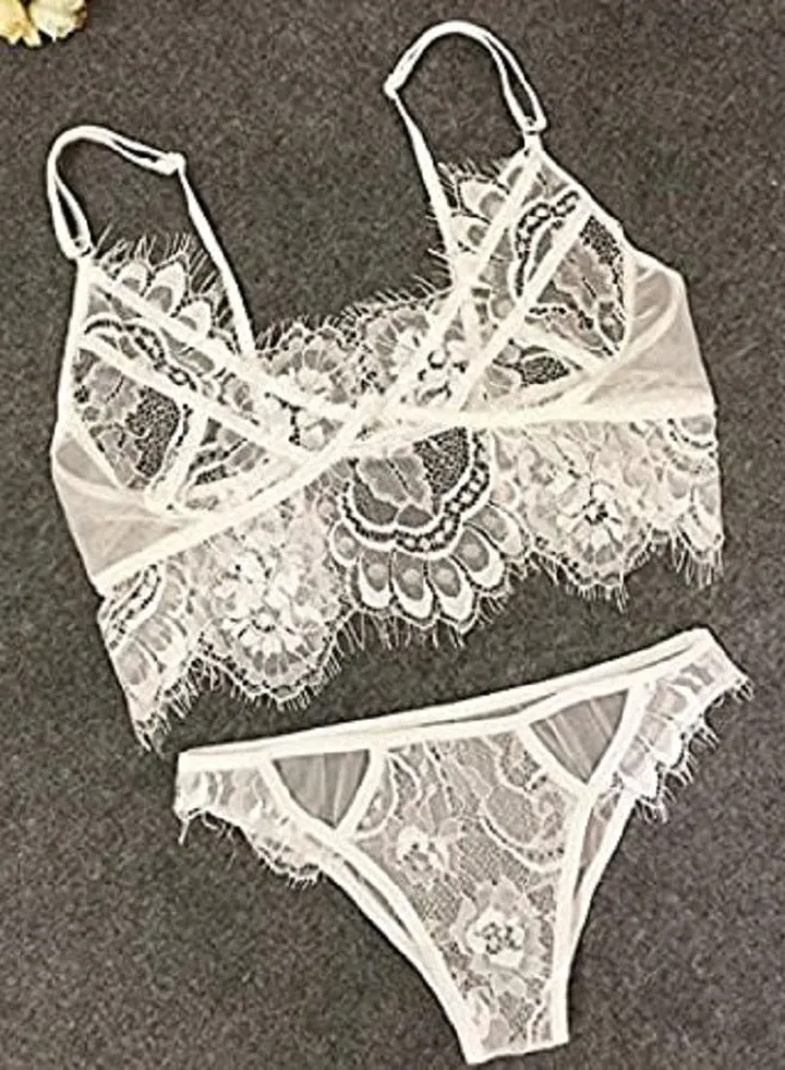 Women's 2 Piece Floral Lace Lingerie Set.